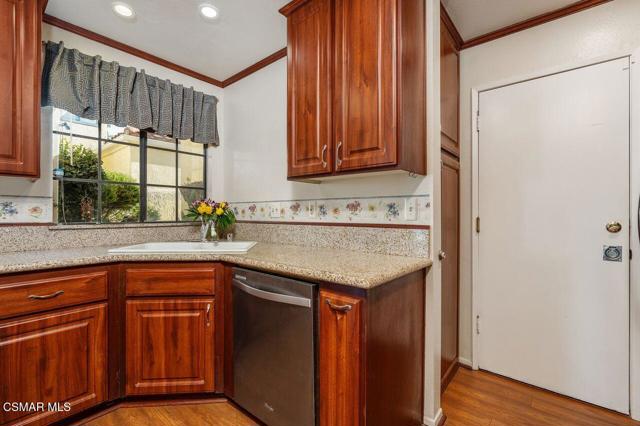 5755 Recodo Way, Camarillo CA: https://media.crmls.org/mediaz/b7dce882-d668-4dcf-80f0-717d24847ead.jpg