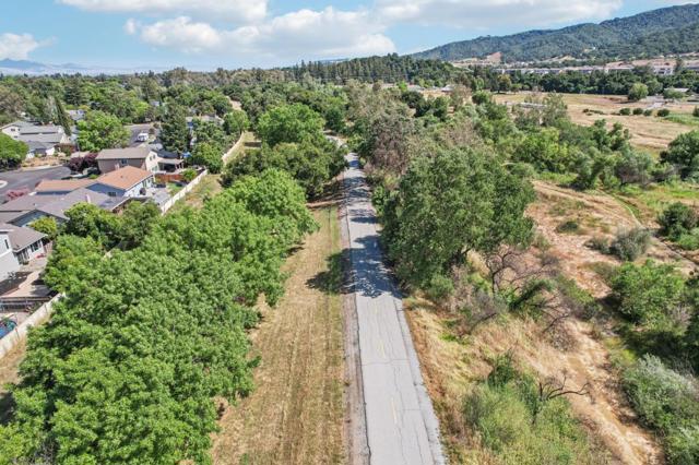 7433 Crawford Drive, Gilroy CA: https://media.crmls.org/mediaz/b7dd4c0a-0c08-4055-8f40-209fb50f0805.jpg