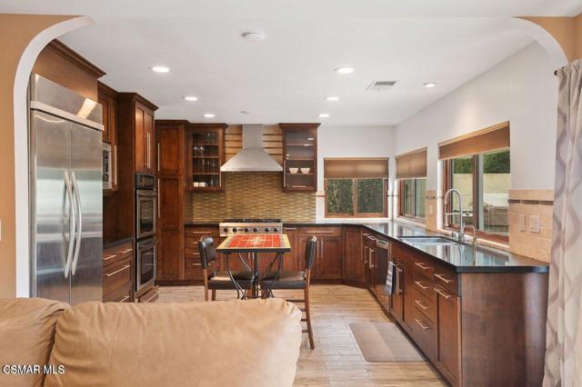 3294 Sierra Drive, Westlake Village CA: https://media.crmls.org/mediaz/b7dd632a-0056-4942-b88a-8125110f13f7.jpg
