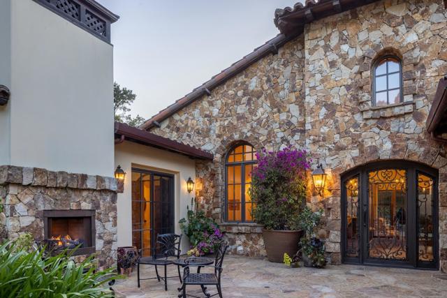 7595 Paseo Vista, Monterey CA: https://media.crmls.org/mediaz/b7e0ea22-82a3-4de0-826f-d1326d9e9021.jpg