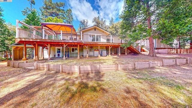 23357 Middle Camp Rd, Twain Harte CA: https://media.crmls.org/mediaz/b7e13980-bbe2-46c3-a694-01357ce098f3.jpg