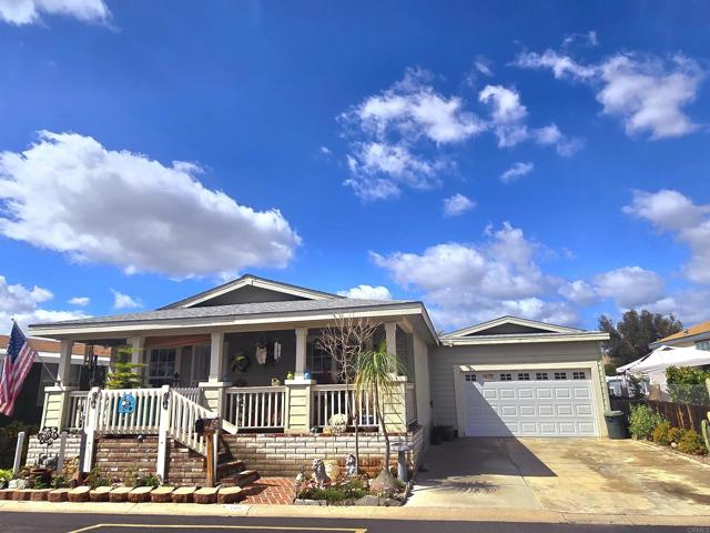 450 E Bradley Avenue, El Cajon CA: https://media.crmls.org/mediaz/b7e290f2-7ad8-4f64-898e-3b08ef8a2bc6.jpg