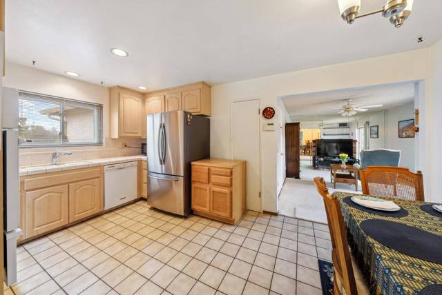 137 Silverwood Place, Marina CA: https://media.crmls.org/mediaz/b7e29de1-63cd-445a-b6a7-1aacc3396440.jpg