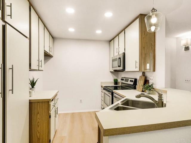 Detail Gallery Image 24 of 32 For 7263 Camino Degrazia #31,  San Diego,  CA 92111 - 2 Beds | 2 Baths