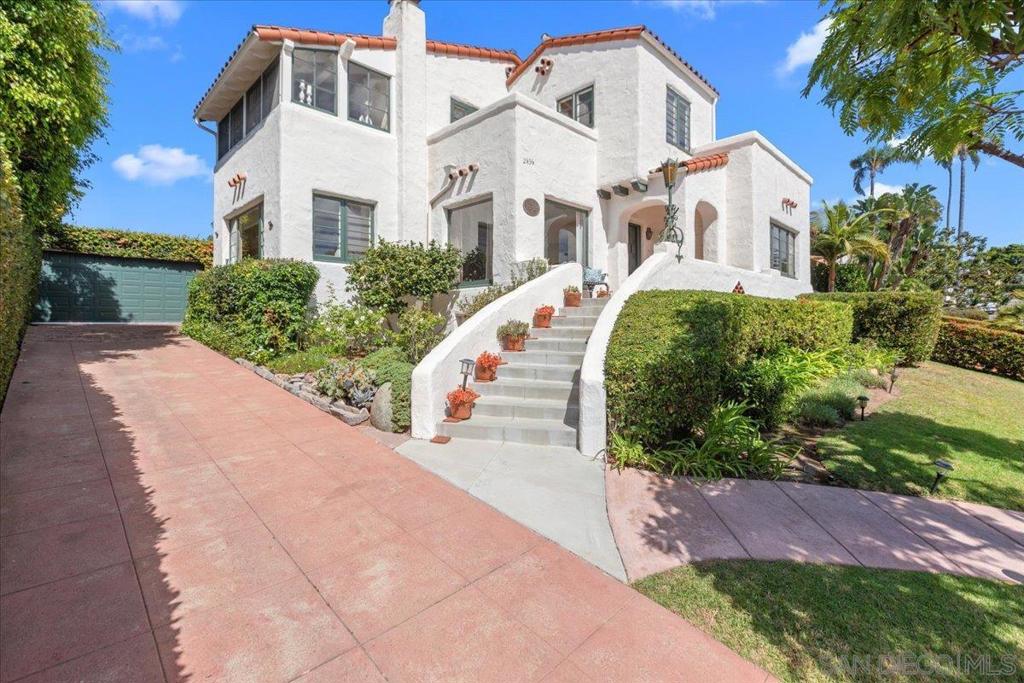 2436 Presidio Dr