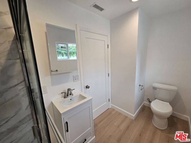 14756 Lemay Street, Van Nuys CA: https://media.crmls.org/mediaz/b7e3e6fa-656e-4918-919a-28aebde5d98d.jpg