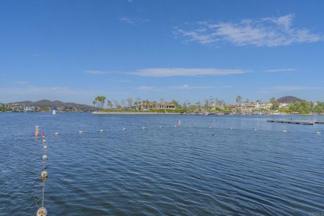 22633 Inspiration Pt, Canyon Lake CA: https://media.crmls.org/mediaz/b7e3f448-a3f1-4e68-aecb-dfe85b47b966.jpg