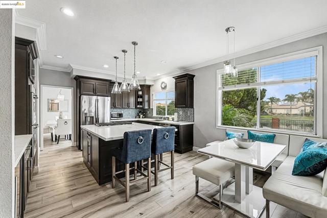 2127 Prestwick Dr, Discovery Bay CA: https://media.crmls.org/mediaz/b7e42b23-2e2c-4b3c-9111-1762cd6201b9.jpg