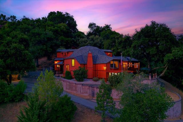 5224 Twin Falls Road, Morgan Hill CA: https://media.crmls.org/mediaz/b7e57b24-acbb-47e4-b388-7b792535a6bc.jpg