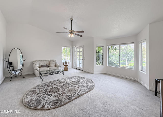 2848 Bayham Cir, Thousand Oaks CA: https://media.crmls.org/mediaz/b7e594e7-e03a-4c66-98fe-3cf093cf3fbf.jpg