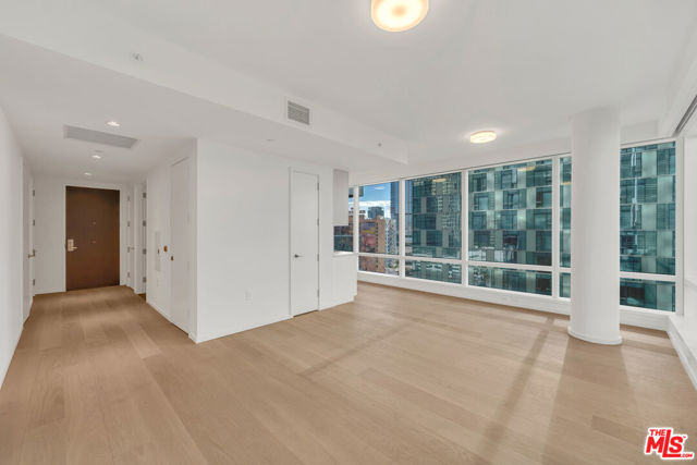877 Francisco Street, 628 photo 3