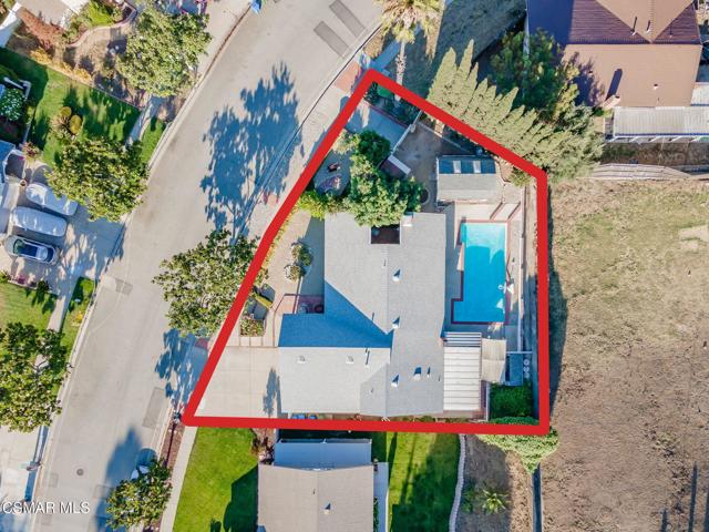 1642 Cayton Avenue, Simi Valley CA: https://media.crmls.org/mediaz/b7e6111a-d355-4bc6-b20b-6e28ae1cb386.jpg