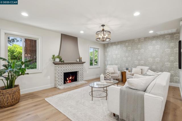312 Soule Ave, Pleasant Hill CA: https://media.crmls.org/mediaz/b7e62938-9a12-4f7b-a684-6c49c20a90c1.jpg