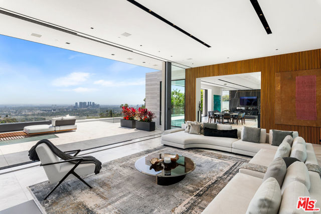 1108 Wallace, Beverly Hills CA: https://media.crmls.org/mediaz/b7e67a8a-9d33-4a82-93fe-86cf4cb0ab86.jpg