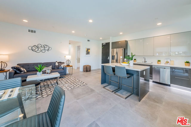 214 S Westmoreland Avenue, Los Angeles CA: https://media.crmls.org/mediaz/b7e6c868-3ce4-4c7d-b69f-20c734149e5b.jpg