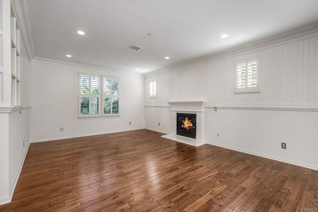 4302 Pacifica Way, Oceanside CA: https://media.crmls.org/mediaz/b7e81329-d0d6-436e-bb76-e37133ae04ee.jpg