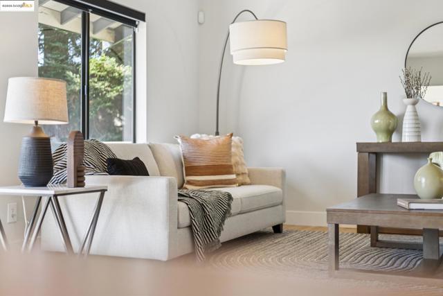 17032 Broadway Ter, Oakland CA: https://media.crmls.org/mediaz/b7e8e278-c669-4890-9450-432e4ded47d9.jpg