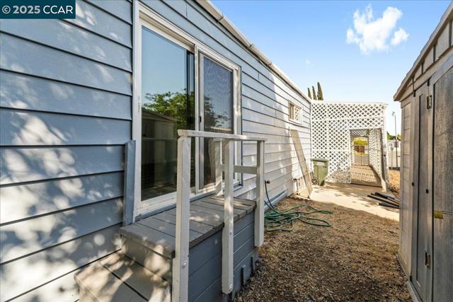 100 Welcome Ave, Concord CA: https://media.crmls.org/mediaz/b7e90f76-f1aa-467f-9f12-bebbcb52047c.jpg
