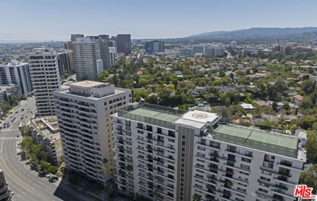 10535 Wilshire Boulevard, Los Angeles CA: https://media.crmls.org/mediaz/b7e92726-7c99-4c90-8894-9827e31be590.jpg