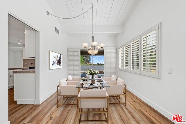 1224 El Hito Circle, Pacific Palisades CA: https://media.crmls.org/mediaz/b7e95fa1-d500-4de2-a4a5-5d34cb934233.jpg