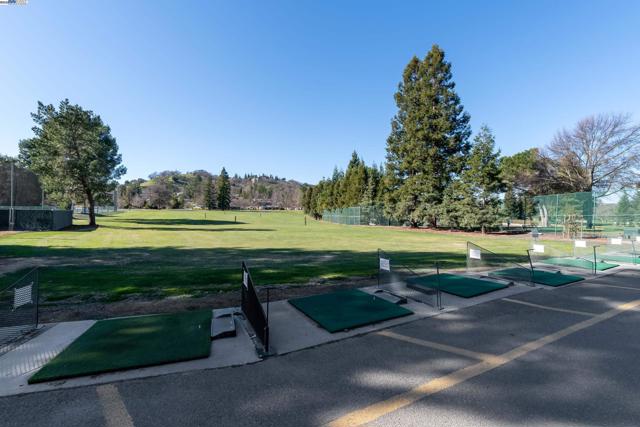 1141 PTARMIGAN DR, Walnut Creek CA: https://media.crmls.org/mediaz/b7e9b0b1-5797-4b4e-86df-01b0f8f4e39b.jpg