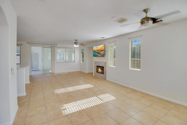 48180 Chandler Court, Indio CA: https://media.crmls.org/mediaz/b7e9d5f5-6cde-4f12-b719-668a8370693f.jpg