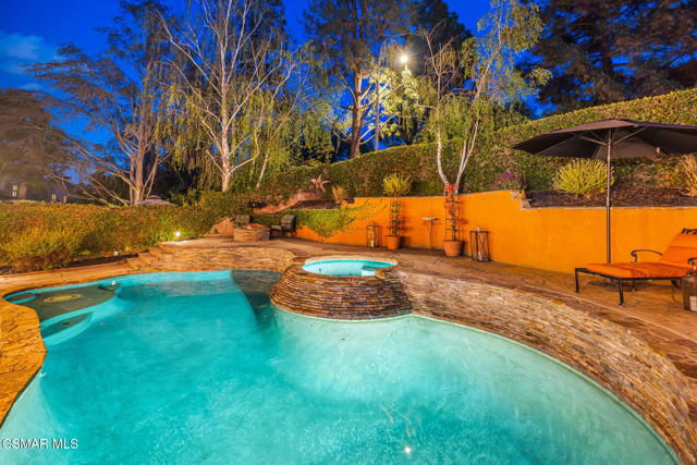 12208 Cherry Grove Street, Moorpark CA: https://media.crmls.org/mediaz/b7e9df21-8a08-410e-a043-e683151e61eb.jpg