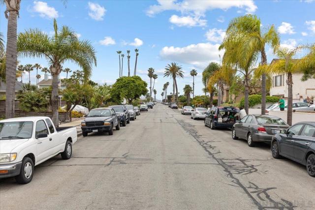 1211 California St, Imperial Beach CA: https://media.crmls.org/mediaz/b7eb5746-f45c-4261-ac86-88693a27bdd2.jpg