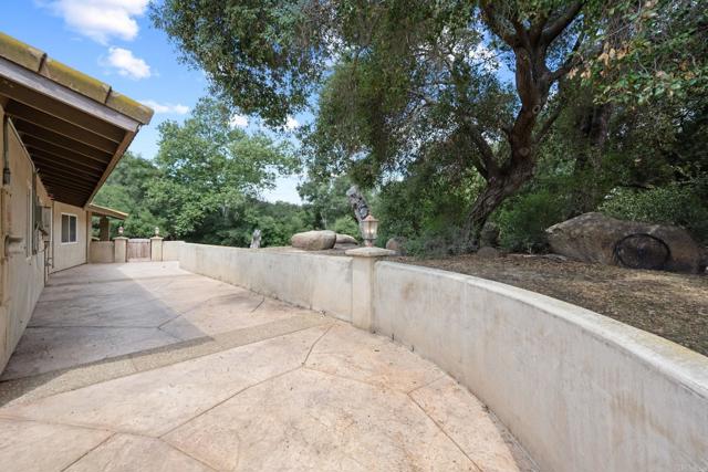 18435 Deerhorn Valley Road, Jamul CA: https://media.crmls.org/mediaz/b7ec2cfd-4ca9-42dc-9d43-7bcc34d377e9.jpg