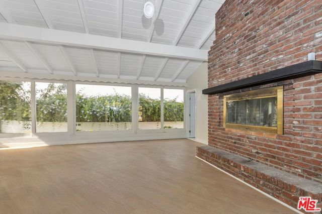 1084 W west Marshall Boulevard, San Bernardino CA: https://media.crmls.org/mediaz/b7ecc1f8-b35b-49f8-ad86-05f9a3f904cf.jpg