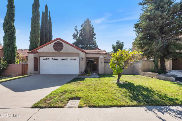 6691 Pecan Avenue, Moorpark CA: https://media.crmls.org/mediaz/b7ed7559-e2d1-44ee-b1d0-9f2418fa7603.jpg