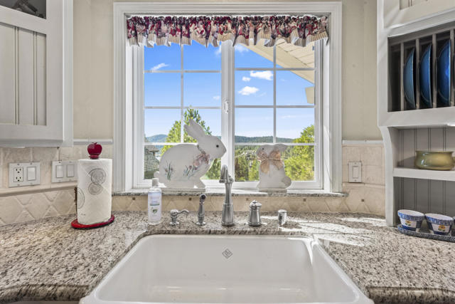 692 Zurich Drive, Lake Arrowhead, CA 92352