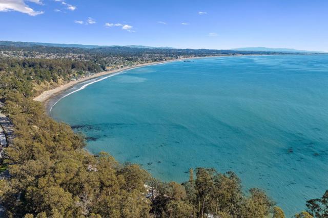 108 Grove Lane, Capitola CA: https://media.crmls.org/mediaz/b7ee6957-150b-4e97-988a-a0ad9f1f6c09.jpg