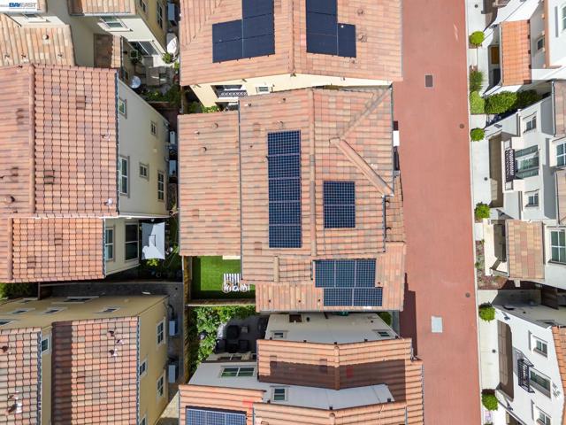 5119 Rowan Drive, San Ramon CA: https://media.crmls.org/mediaz/b7ee8338-c6a1-4076-89a8-79fe2122b637.jpg