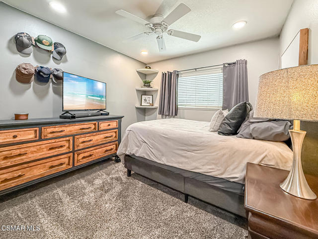 2439 N Lita Place, Simi Valley CA: https://media.crmls.org/mediaz/b7eebc1f-1325-4a82-97ae-00839bdc77db.jpg