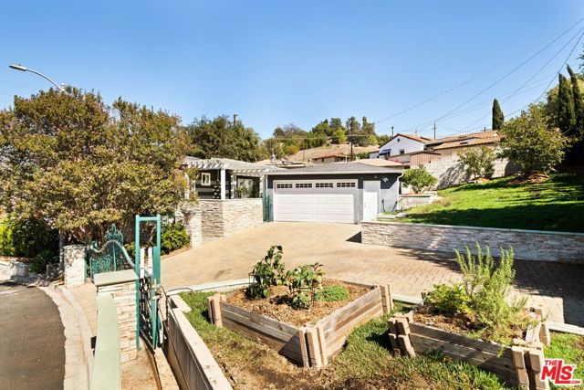 2533 Lombardy Boulevard photo 33
