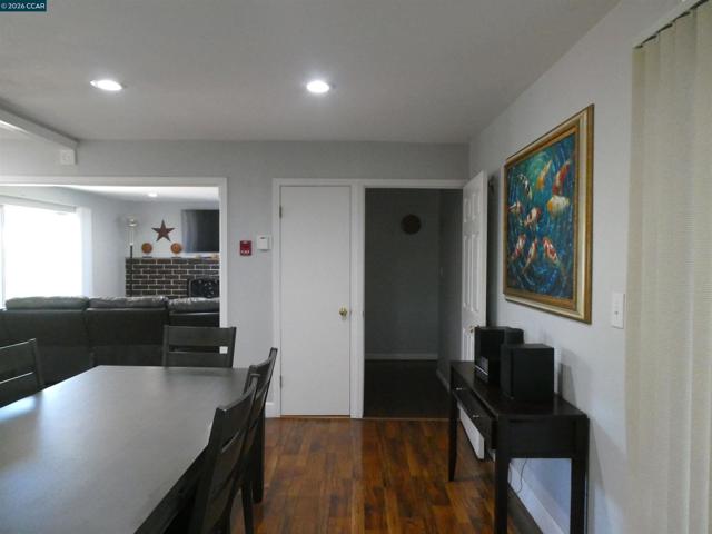 Image 15 of 43 For 2908 Sargent Ave