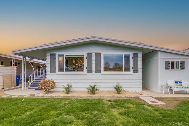 276 N El Camino Real, Oceanside CA: https://media.crmls.org/mediaz/b7ef6d57-43b4-484c-80db-1c41631657b2.jpg