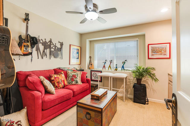 5114 Marlin Way, Oxnard CA: https://media.crmls.org/mediaz/b7f0873e-e51a-4ded-af8f-b32d08398d5f.jpg