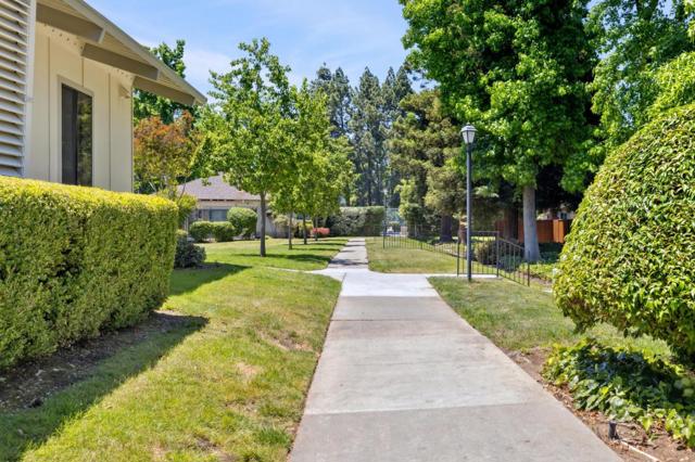 10892 Northfield Square, Cupertino CA: https://media.crmls.org/mediaz/b7f0abec-ba33-46f0-a72d-1048a73879e1.jpg