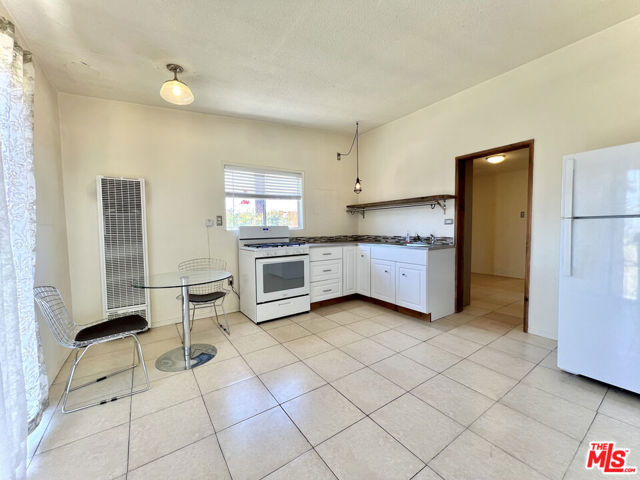 6391 Ruth Drive, Yucca Valley CA: https://media.crmls.org/mediaz/b7f0ce0d-2aa8-4aa2-bc4e-820f04773000.jpg