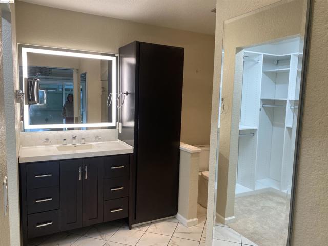 190 Cleaveland Rd, Pleasant Hill CA: https://media.crmls.org/mediaz/b7f19e60-7b8e-436c-989e-a5f1f9cd9980.jpg