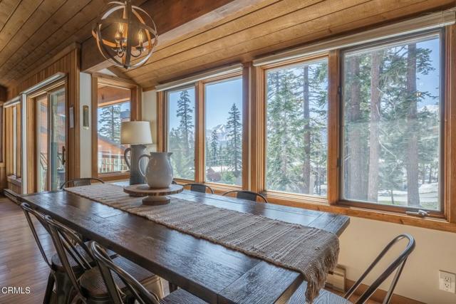 435 Lakeview Boulevard, Mammoth Lakes CA: https://media.crmls.org/mediaz/b7f1a2cb-d65e-48d6-af1d-5c0f04e3d21a.jpg