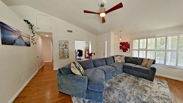 11058 Picaza Place, San Diego CA: https://media.crmls.org/mediaz/b7f25340-6588-42ad-b500-86c3202a9a3e.jpg