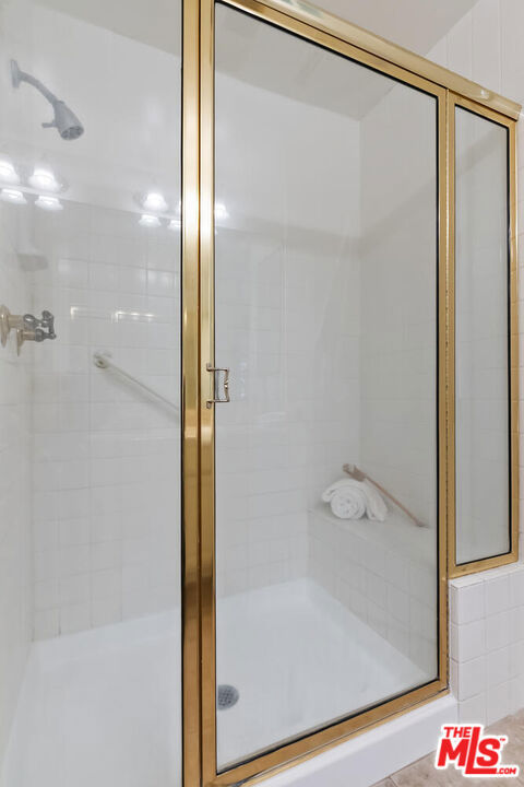 2131 Century Park Lane, Los Angeles CA: https://media.crmls.org/mediaz/b7f303da-3823-4326-9487-60d8e28fc290.jpg