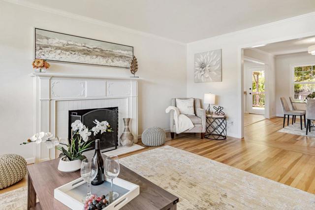 833 Alameda De Las Pulgas, Belmont CA: https://media.crmls.org/mediaz/b7f345b6-0cd0-4ee7-98ff-b5b7ba23c351.jpg
