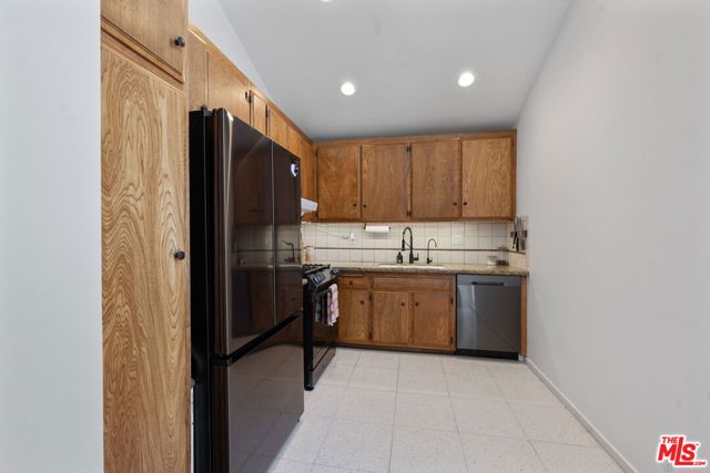 31568 Agoura Road, 4 photo 5
