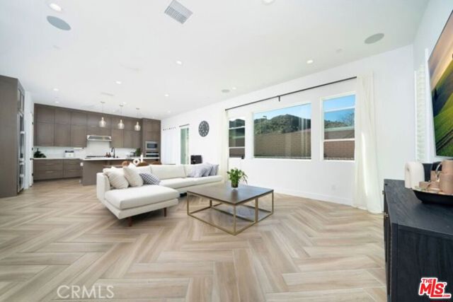 19278 Blackthorn Drive, Santa Clarita CA: https://media.crmls.org/mediaz/b7f442c3-4bec-49c4-a73b-a731367967af.jpg