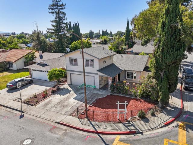 1720 Pine Hollow Circle, San Jose CA: https://media.crmls.org/mediaz/b7f4583c-44fa-4c63-89f3-0280c55ebb38.jpg