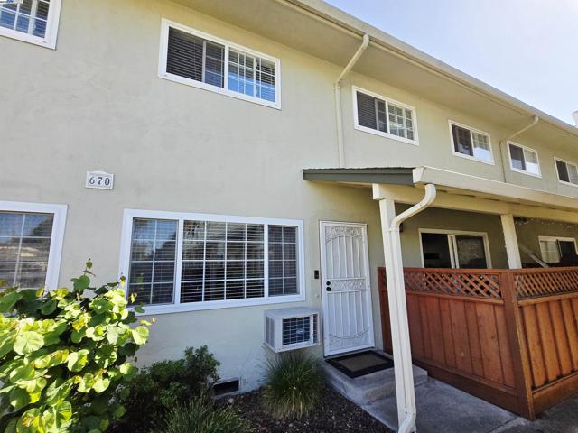 670 Fargo Ave, San Leandro CA: https://media.crmls.org/mediaz/b7f492c1-11ee-46fb-a834-380353c377fe.jpg